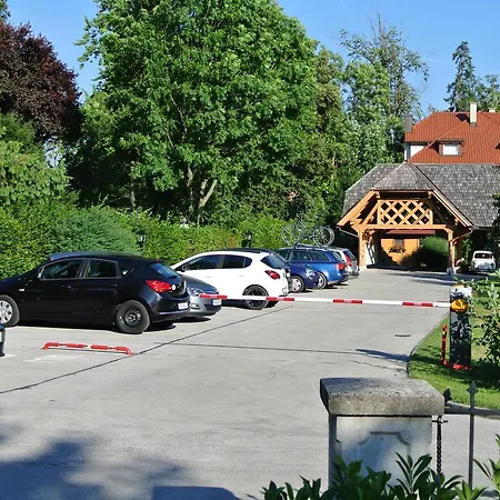 بيت ضيافة Mayer 3*