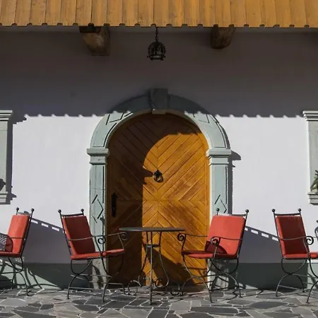 Mayer بيت ضيافة 3*